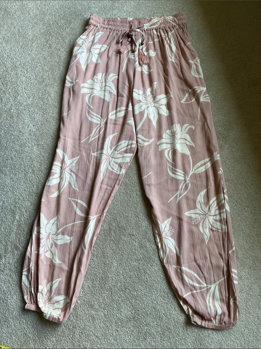 Angie Dusty Rose Floral Elastic-Waist Pants